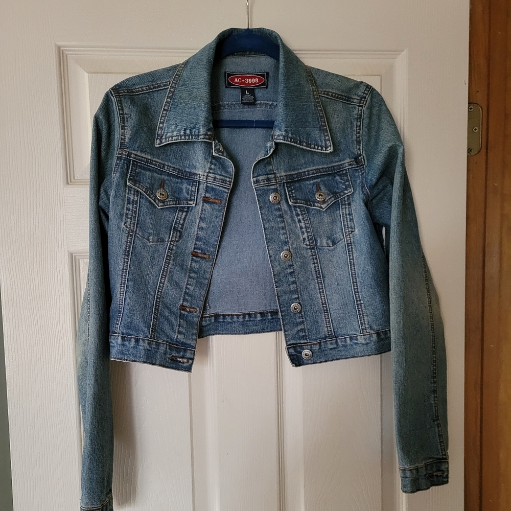 Crop Jean jacket size L